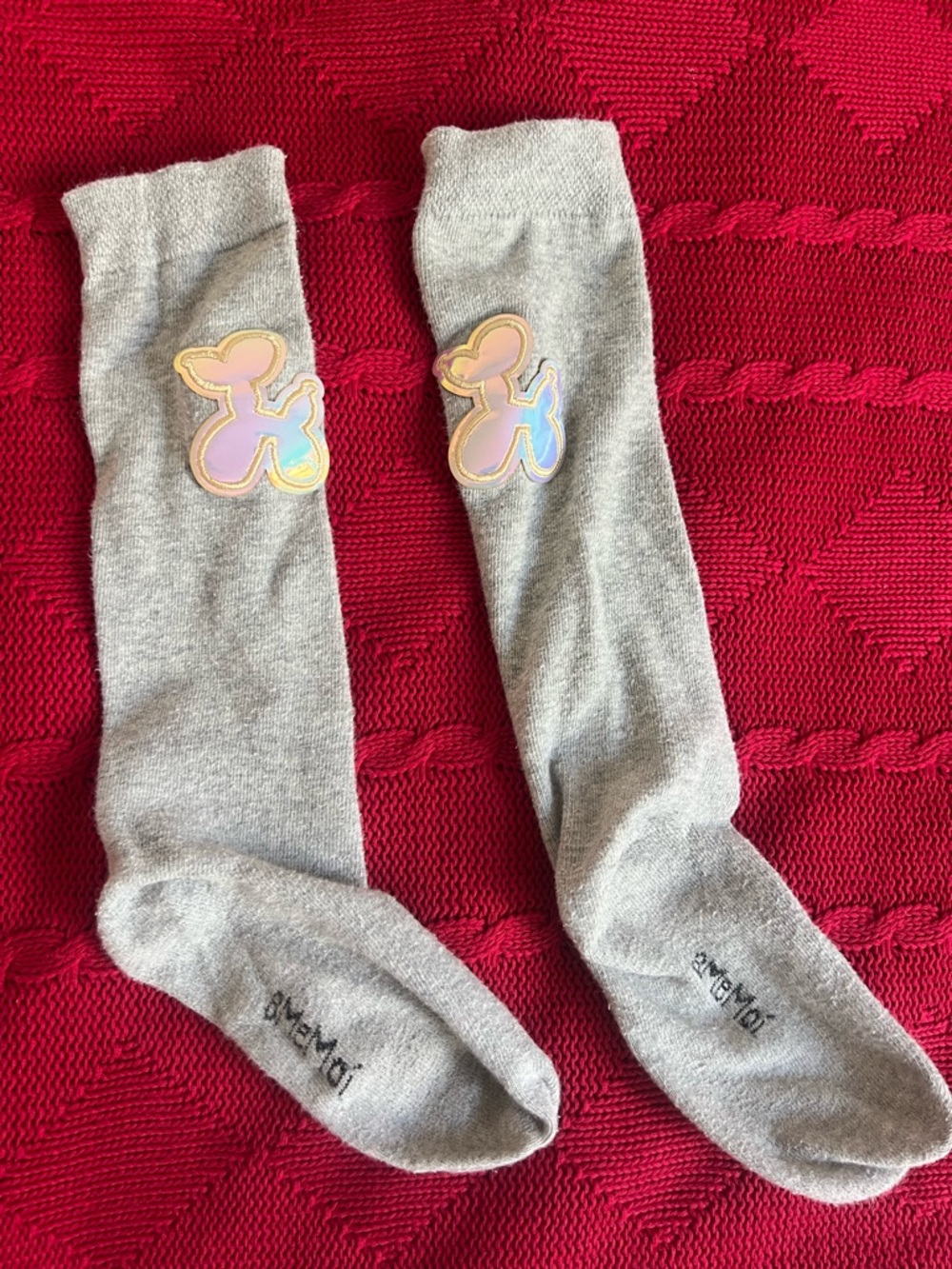 Kids Gray Knee-High Socks with Iridescent Balloon Dog Patch